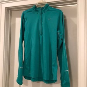 Nike pullover, like new, size large